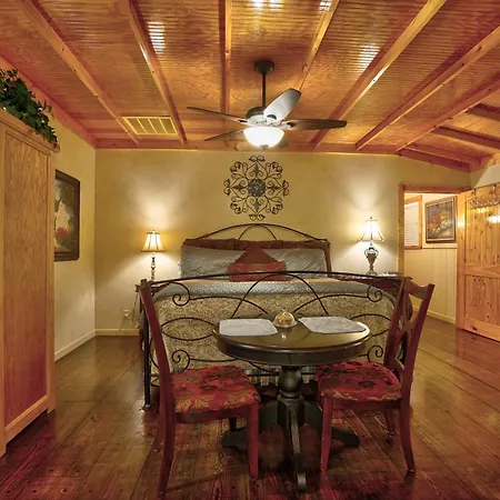 Bed And Breakfast On White Rock Creek Waco Exterior photo