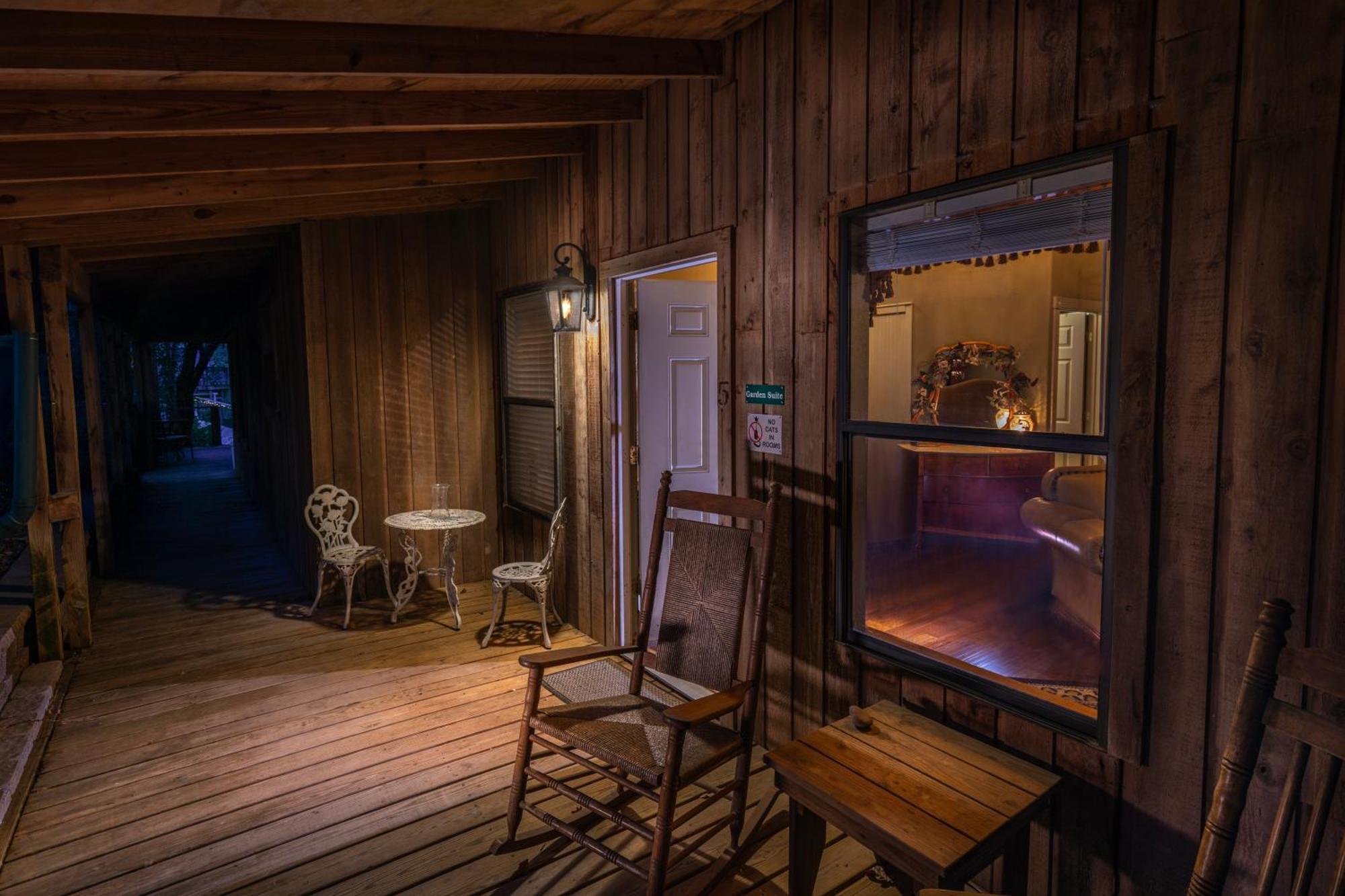 Bed & Breakfast On White Rock Creek