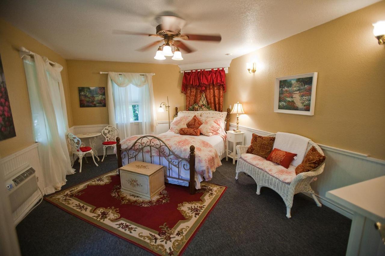 On White Rock Creek Bed and breakfast *